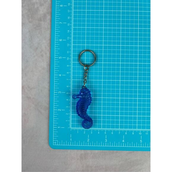 Vintage Lucite Blue Seahorse Keychain Charm MCM - Picture 4 of 4
